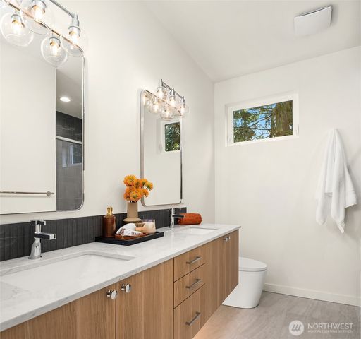 10835 11th Avenue NE, Seattle, WA 98125