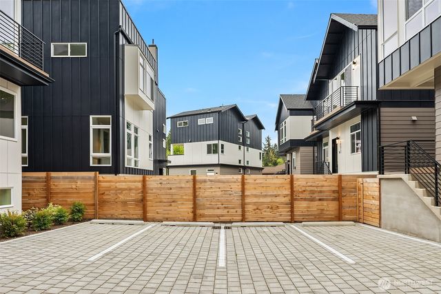 10835 11th Avenue NE, Seattle, WA 98125