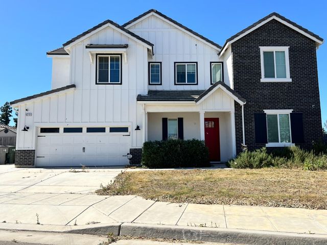6215 E Flint Way, Fresno, CA 93727