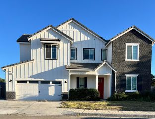 6215 E Flint Way, Fresno, CA 93727