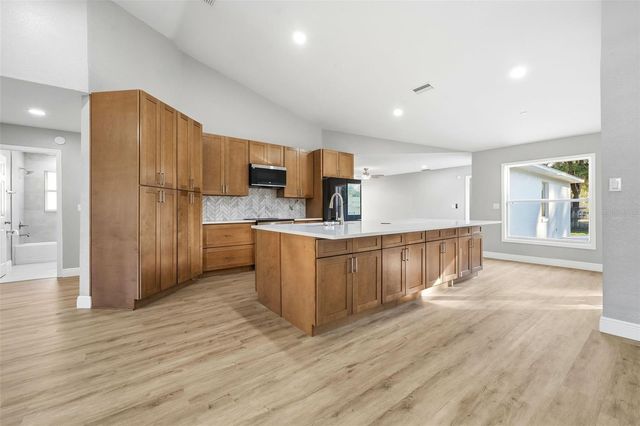 3307 SE 18TH COURT, Ocala, FL 34471