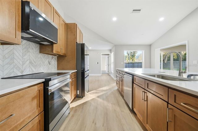 3307 SE 18TH COURT, Ocala, FL 34471