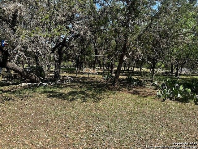 698 N Kahn, Rio Frio, TX 78879