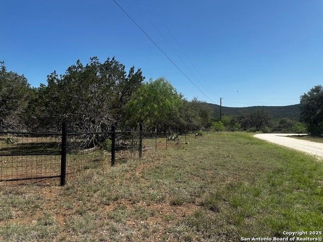 698 N Kahn, Rio Frio, TX 78879