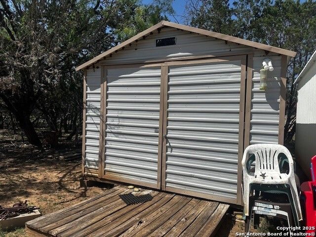 698 N Kahn, Rio Frio, TX 78879