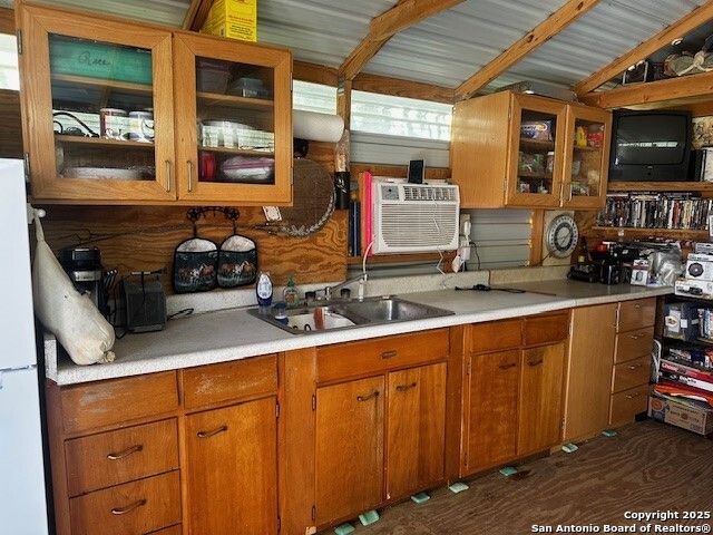 698 N Kahn, Rio Frio, TX 78879