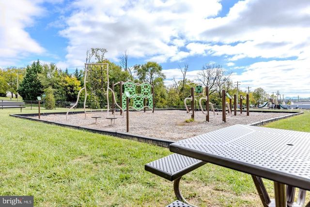 110 CHARING CROSS DR, Stephens City, VA 22655