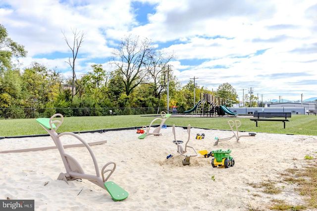 110 CHARING CROSS DR, Stephens City, VA 22655