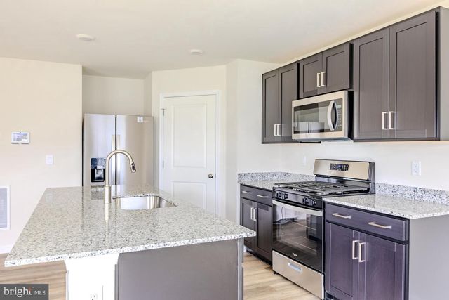 110 CHARING CROSS DR, Stephens City, VA 22655