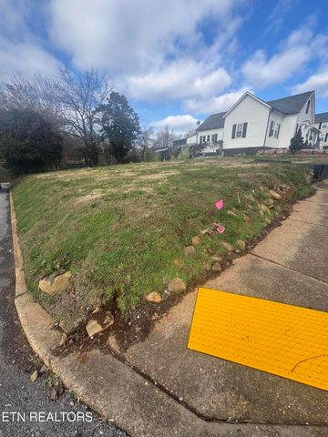 601 E Broadway St, Lenoir City, TN 37771