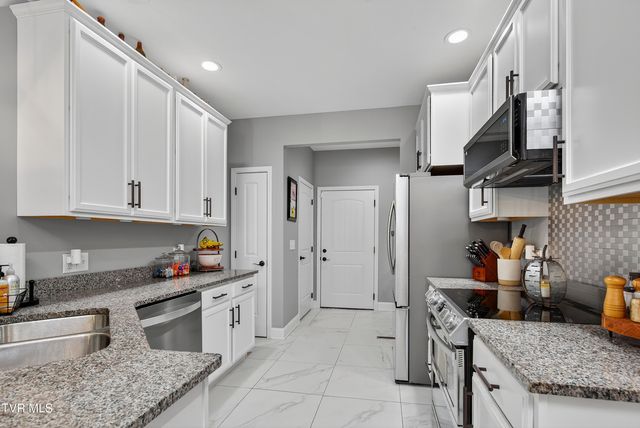 141 Queensgate, Bristol, TN 37620