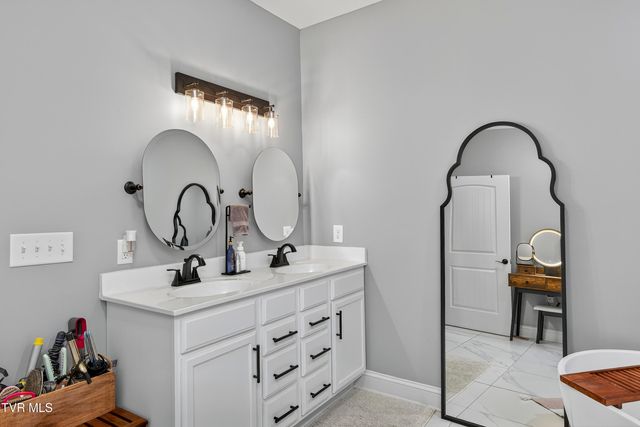 141 Queensgate, Bristol, TN 37620