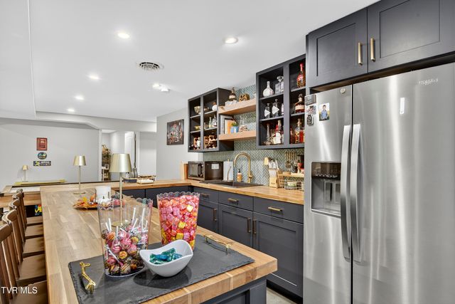 141 Queensgate, Bristol, TN 37620