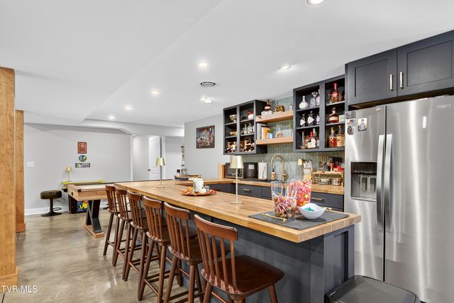 141 Queensgate, Bristol, TN 37620