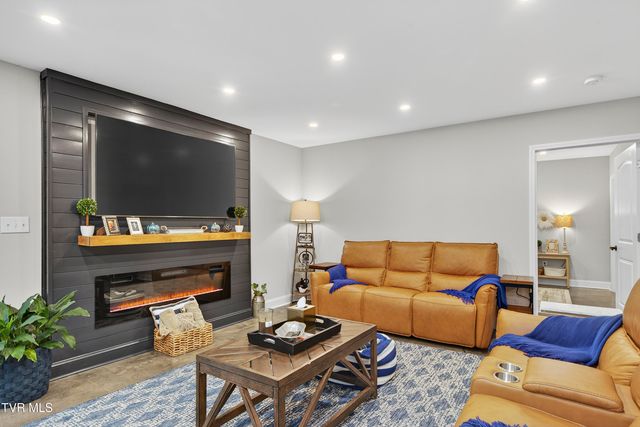 141 Queensgate, Bristol, TN 37620