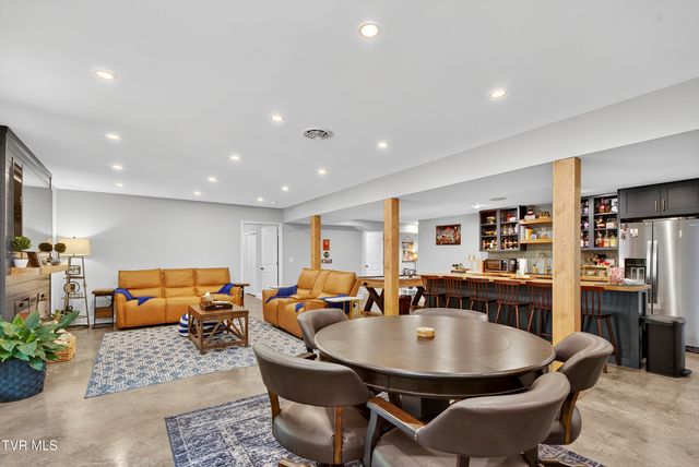 141 Queensgate, Bristol, TN 37620