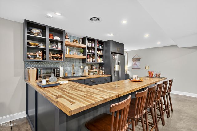 141 Queensgate, Bristol, TN 37620