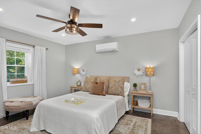 141 Queensgate, Bristol, TN 37620