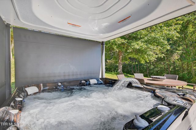 141 Queensgate, Bristol, TN 37620