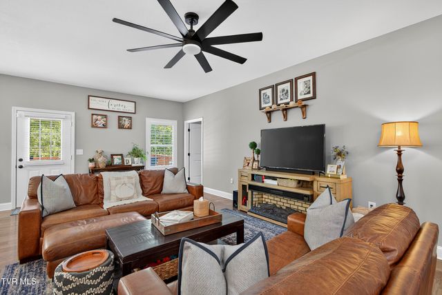 141 Queensgate, Bristol, TN 37620