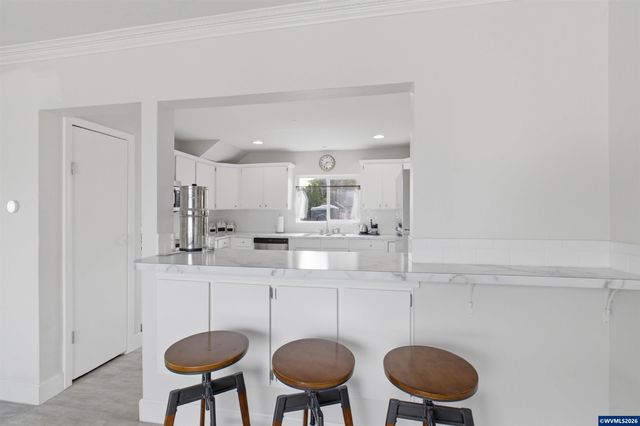 395 22nd St SE, Salem, OR 97301