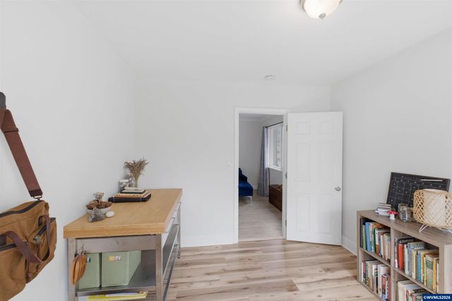 395 22nd St SE, Salem, OR 97301