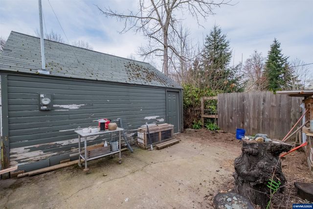 395 22nd St SE, Salem, OR 97301