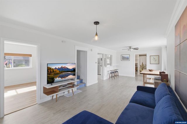 395 22nd St SE, Salem, OR 97301