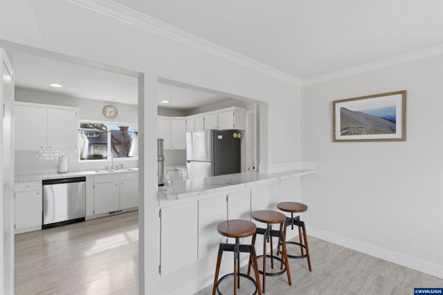 395 22nd St SE, Salem, OR 97301