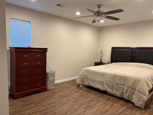 306 Isles End Road, Tiki Island, TX 77554