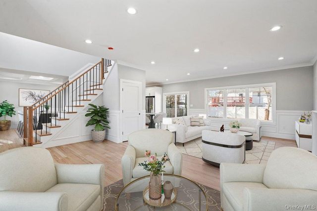 45 Bond Lane, Hicksville, NY 11801