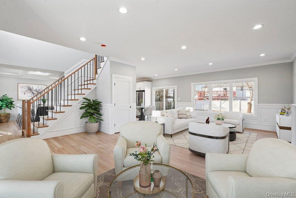45 Bond Lane, Hicksville, NY 11801 — photo 2