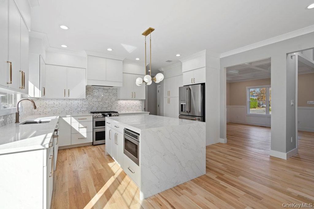 45 Bond Lane, Hicksville, NY 11801 — photo 3