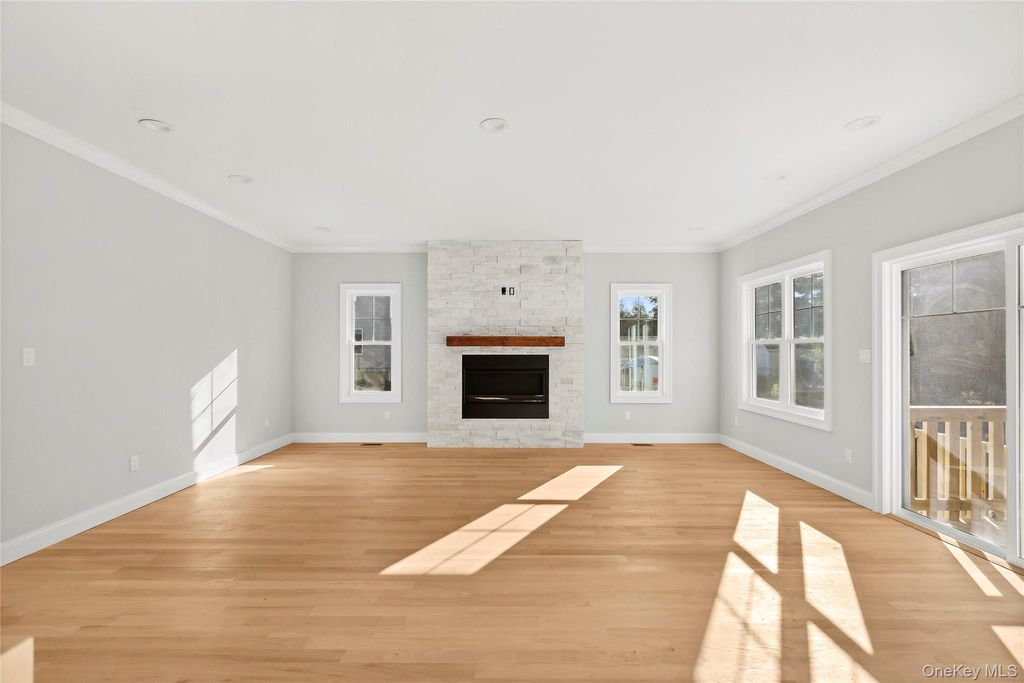 45 Bond Lane, Hicksville, NY 11801 — photo 4