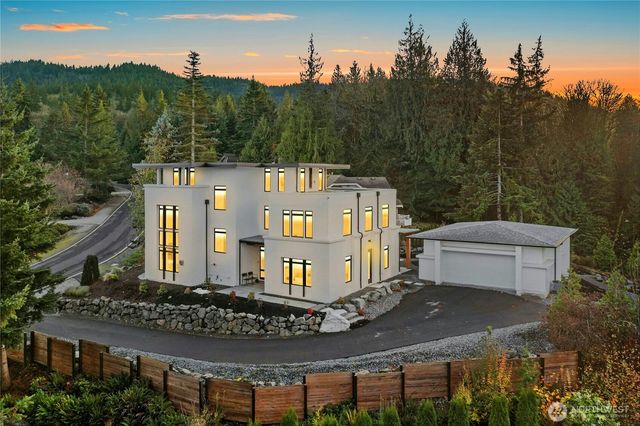 2115 Squak Mountain Loop SW, Issaquah, WA 98027