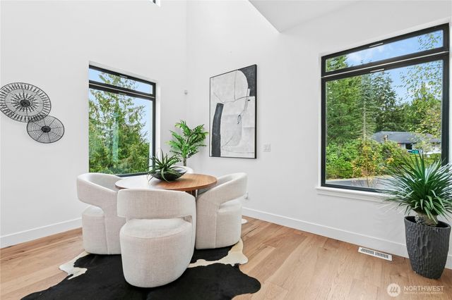 2115 Squak Mountain Loop SW, Issaquah, WA 98027