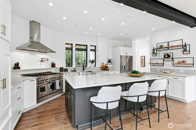 2115 Squak Mountain Loop SW, Issaquah, WA 98027