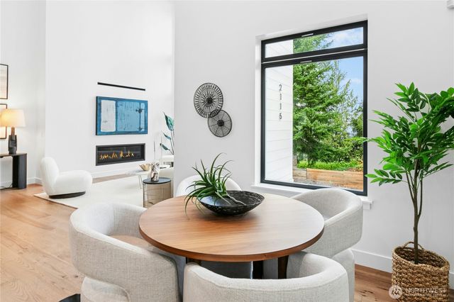 2115 Squak Mountain Loop SW, Issaquah, WA 98027