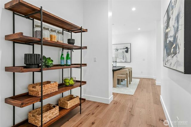 2115 Squak Mountain Loop SW, Issaquah, WA 98027