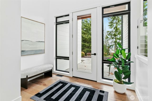 2115 Squak Mountain Loop SW, Issaquah, WA 98027