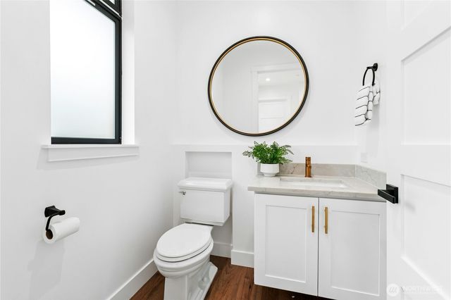 2115 Squak Mountain Loop SW, Issaquah, WA 98027