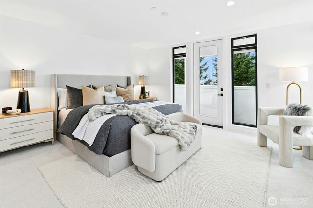 2115 Squak Mountain Loop SW, Issaquah, WA 98027