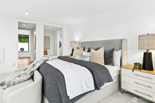 2115 Squak Mountain Loop SW, Issaquah, WA 98027