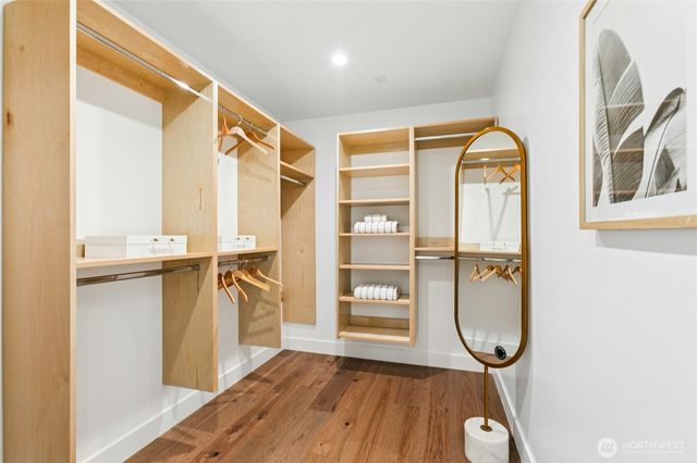 2115 Squak Mountain Loop SW, Issaquah, WA 98027