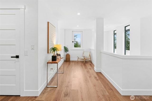 2115 Squak Mountain Loop SW, Issaquah, WA 98027