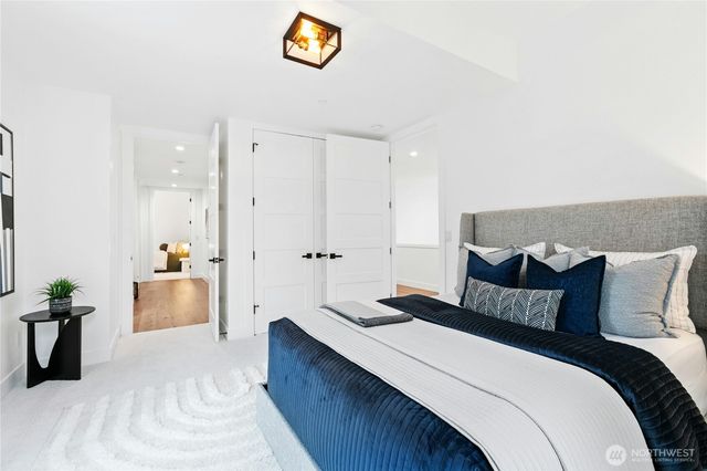 2115 Squak Mountain Loop SW, Issaquah, WA 98027