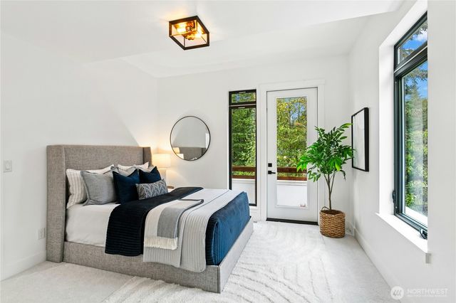 2115 Squak Mountain Loop SW, Issaquah, WA 98027