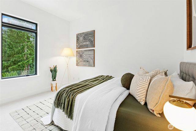 2115 Squak Mountain Loop SW, Issaquah, WA 98027