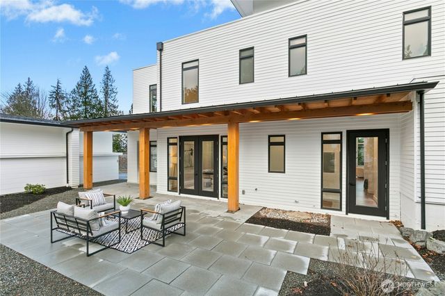 2115 Squak Mountain Loop SW, Issaquah, WA 98027