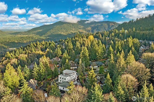 2115 Squak Mountain Loop SW, Issaquah, WA 98027